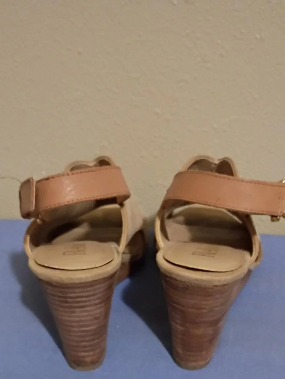 REBA Wedge Style shoes for women 9M Light brown